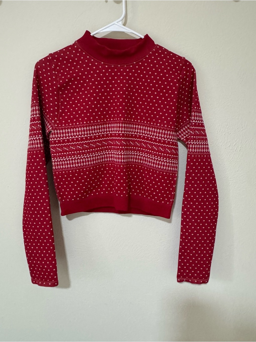 NWOT Fabletics Seamless Red Patterned Mock Neck Women's Cropped Sweatshirt